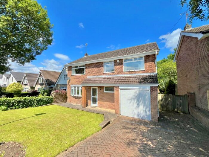 4 Bedroom Detached House For Sale In Vernon Crescent, Ravenshead, Nottingham, NG15