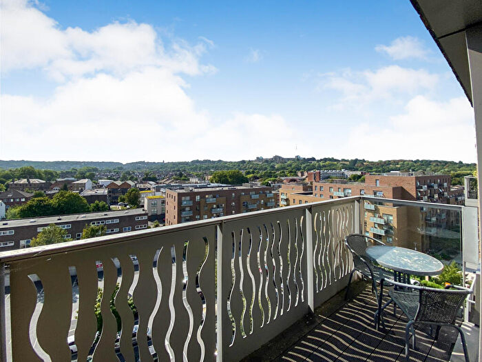 2 Bedroom Flat To Rent In Smithfield Square, High Street, Hornsey, N8