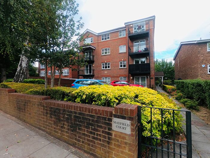 2 Bedroom Flat To Rent In Mayfield Court, Bromley, BR2