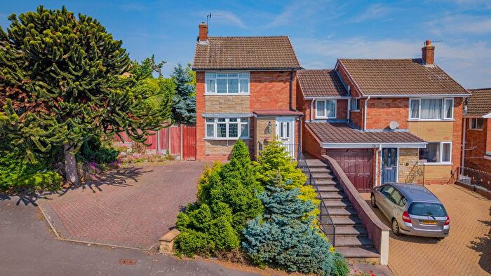 3 Bedroom Detached House For Sale In Sandringham Road, Wordsley, Stourbridge, DY8
