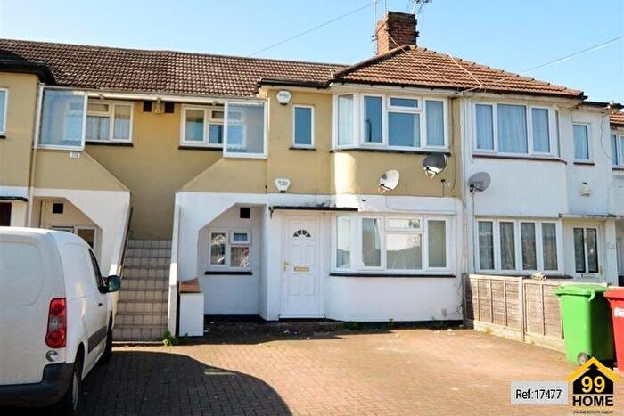 1 Bedroom Maisonette For Sale In Stafford Avenue, Slough, Berkshire, SL2