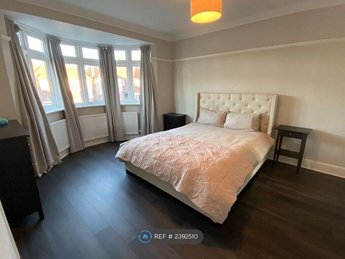 4 Bedroom Detached House To Rent In Sunset Road, London, SE24