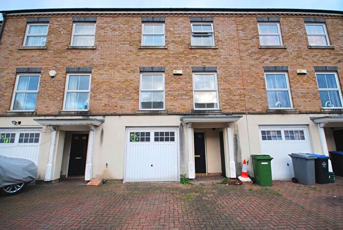 4 Bedroom Town House To Rent In Compton Avenue, Wembley, Middlesex, HA0