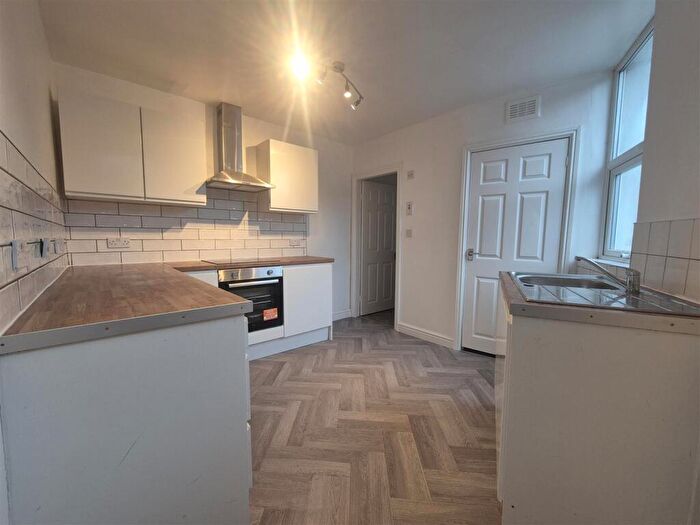 1 Bedroom Flat To Rent In Hickmans Avenue, Cradley Heath, B64