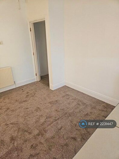 2 Bedroom Flat To Rent In Stockport Road, Manchester, M19