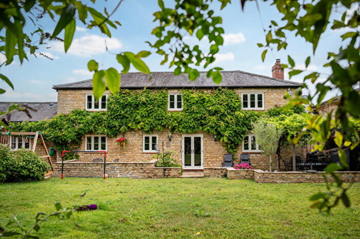 4 Bedroom Detached House For Sale In The Old Granary, Stoke Bruerne, NN12