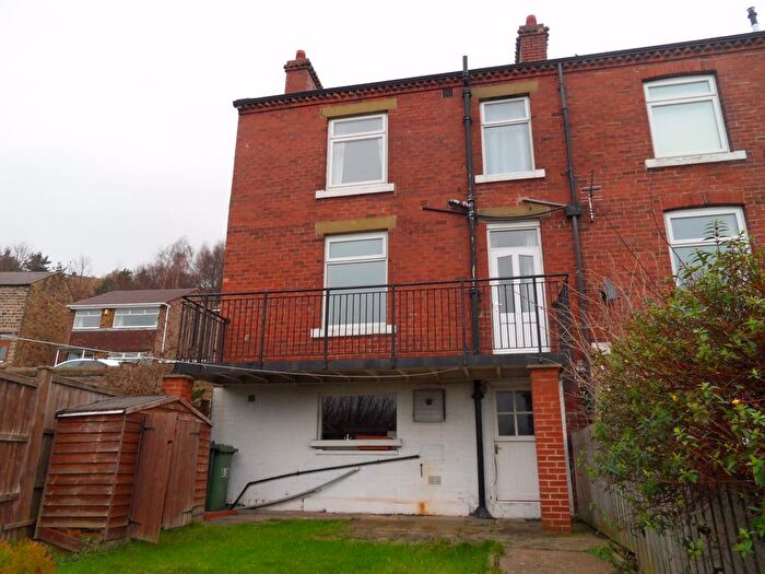 2 Bedroom End Of Terrace House To Rent In High Street, Thornhill Edge, Dewsbury, WF12