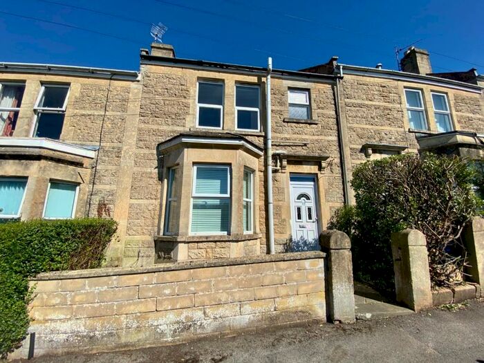 4 Bedroom House To Rent In Kingsway, BA2