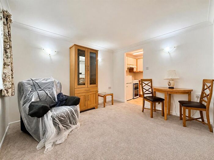 1 Bedroom Flat For Sale In Bolton Street, Central Area, Brixham, TQ5