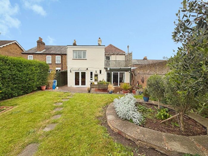 3 Bedroom Detached House For Sale In Alma Road, Eton Wick, Windsor, SL4