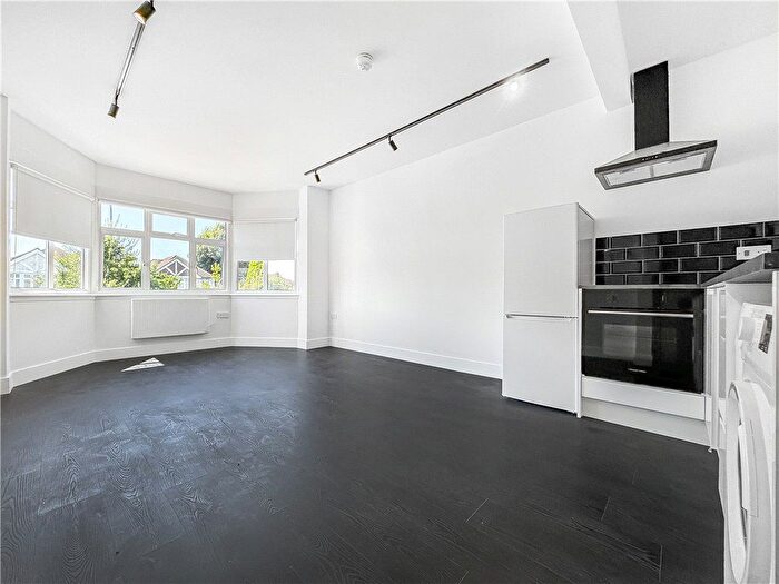 1 Bedroom Flat To Rent In Percy Road, Twickenham, TW2