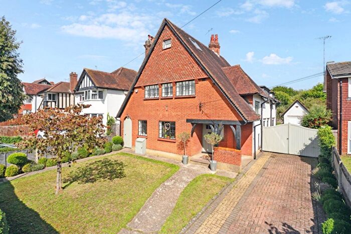 4 Bedroom Detached House For Sale In Belmont Road, Bushey, WD23