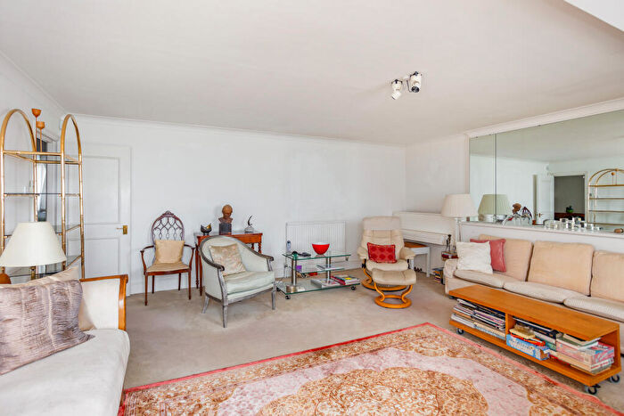 2 Bedroom Flat For Sale In Chichester Terrace, Brighton, BN2