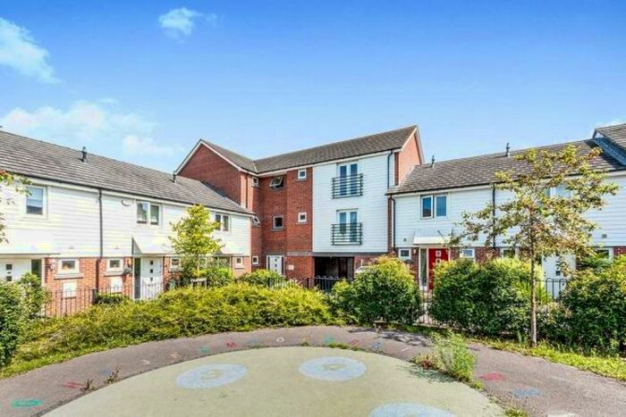 1 Bedroom Flat To Rent In Englefield Way, Basingstoke, RG24