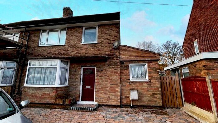 3 Bedroom House To Rent In Hillman Drive, Inkersall, Chesterfield, S43