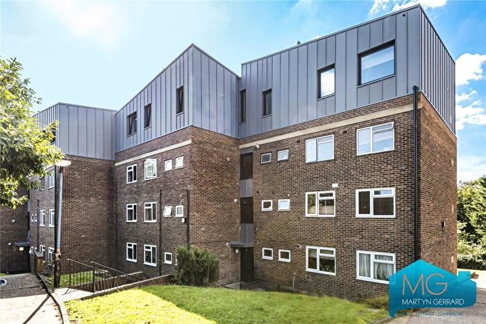 2 Bedroom Apartment For Sale In Great North Road, East Finchley, London, N2
