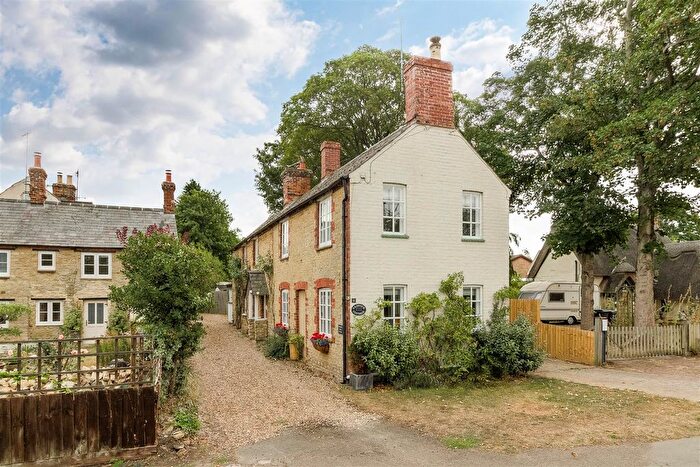 3 Bedroom Detached House For Sale In The Moor, Carlton, MK43