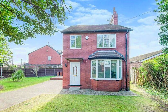 3 Bedroom Detached House To Rent In Redhill Road, Castleford, West Yorkshire, WF10