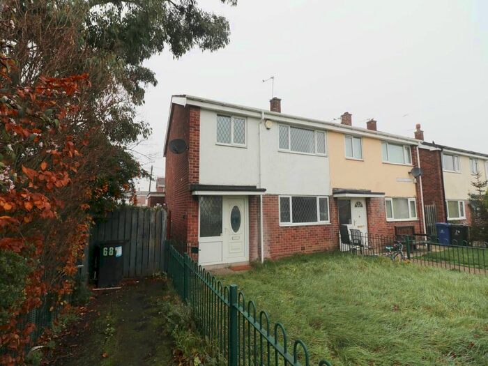 3 Bedroom End Of Terrace House To Rent In Grasmere Road, Carcroft, Doncaster, DN6