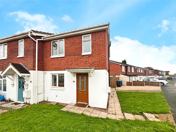 2 Bedroom End Of Terrace House To Rent In Deltic, Tamworth, Staffordshire, B77