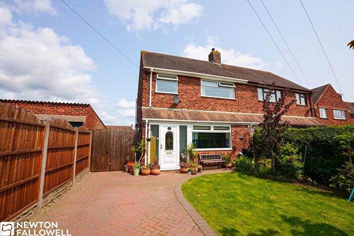 3 Bedroom Semi-Detached House For Sale In Glover Close, South Leverton, DN22