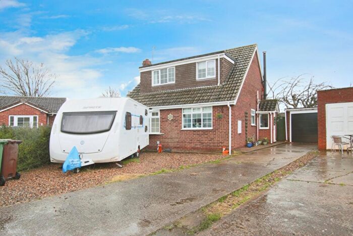 5 Bedroom Detached House For Sale In Chestnut Close, Burstwick, Hull, HU12