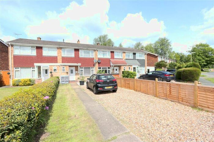 3 Bedroom Terraced House To Rent In Sunnybank Road, Farnborough, Hampshire, GU14