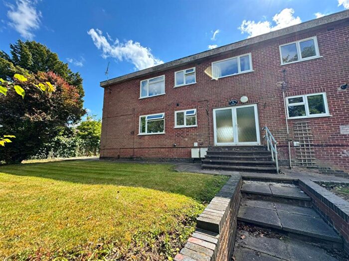 2 Bedroom Apartment For Sale In Parkwood Court, Kenilworth, CV8