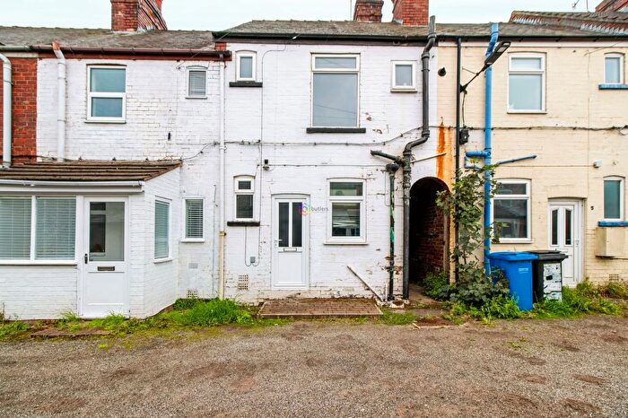 2 Bedroom Terraced House For Sale In Park Street, Chesterfield, S40