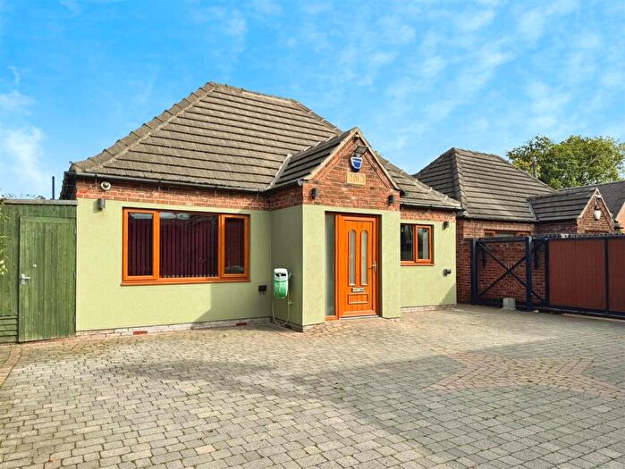 3 Bedroom Detached Bungalow For Sale In Littleworth Lane, Rossington, Doncaster, DN11