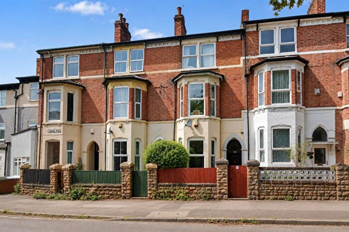 4 Bedroom Terraced House For Sale In Loscoe Road, Nottingham, NG5