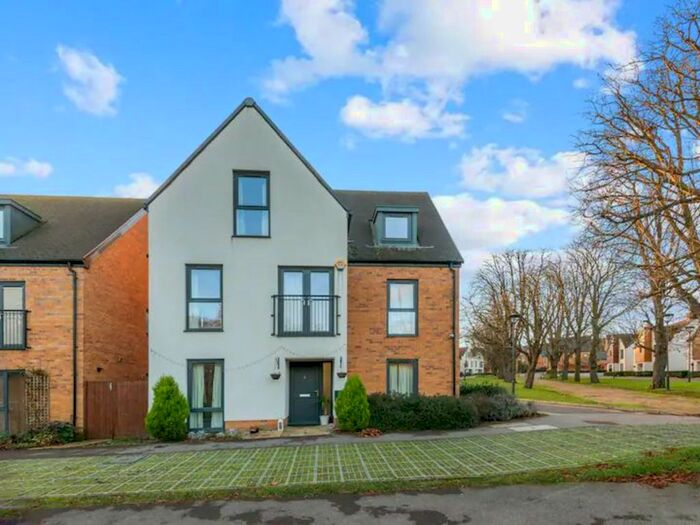 Detached House To Rent In Nicholson Walk, Uxbridge, UB10