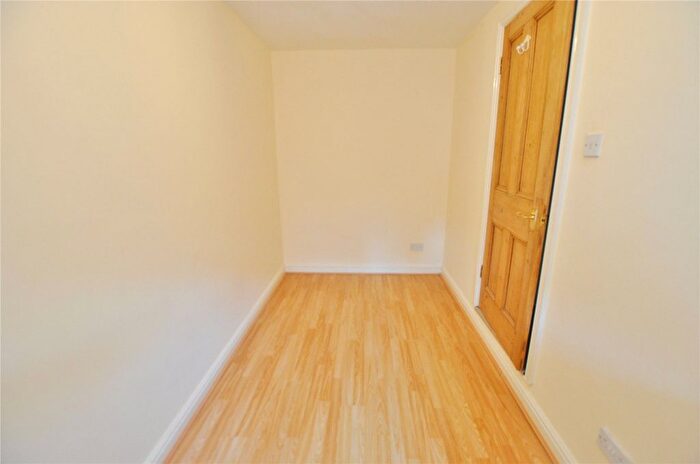 2 Bedroom Flat For Sale In Henry Road, West Bridgford, Nottingham, Nottinghamshire, NG2