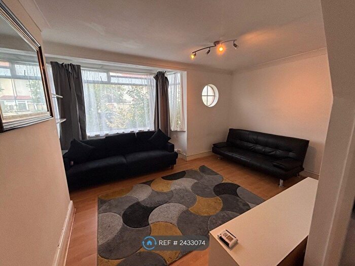 2 Bedroom Semi-Detached House To Rent In Hanover Avenue, Feltham, TW13