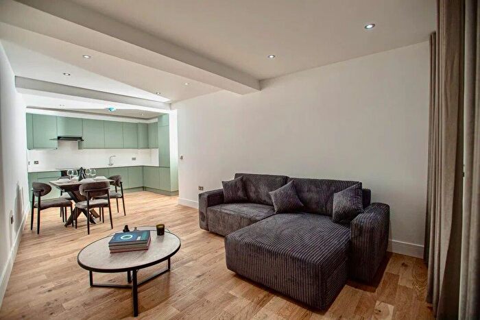 2 Bedroom Flat To Rent In Lordship Lane, Wood Green, London, N22