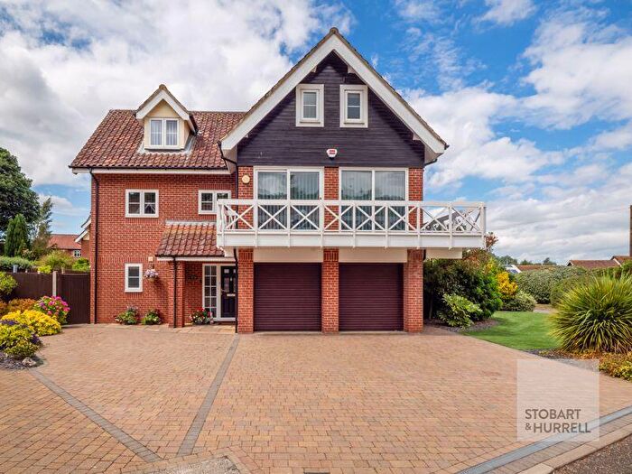 4 Bedroom Detached House For Sale In Staitheway Road, Wroxham, Norfolk, NR12
