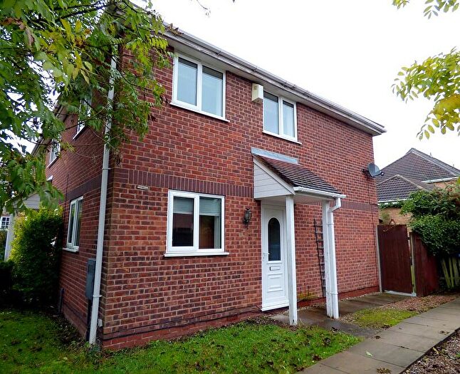 2 Bedroom Town House To Rent In Saffron Drive, Oakwood, DE21