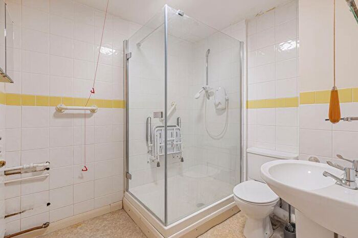 1 Bedroom Retirement Property For Sale In The Park, Sidcup, DA14