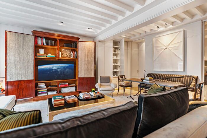 3 Bedroom Mews To Rent In Lennox Gardens Mews, London, SW1X