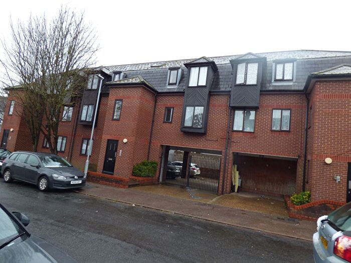 1 Bedroom Flat To Rent In Dallow Rd, Luton, LU1