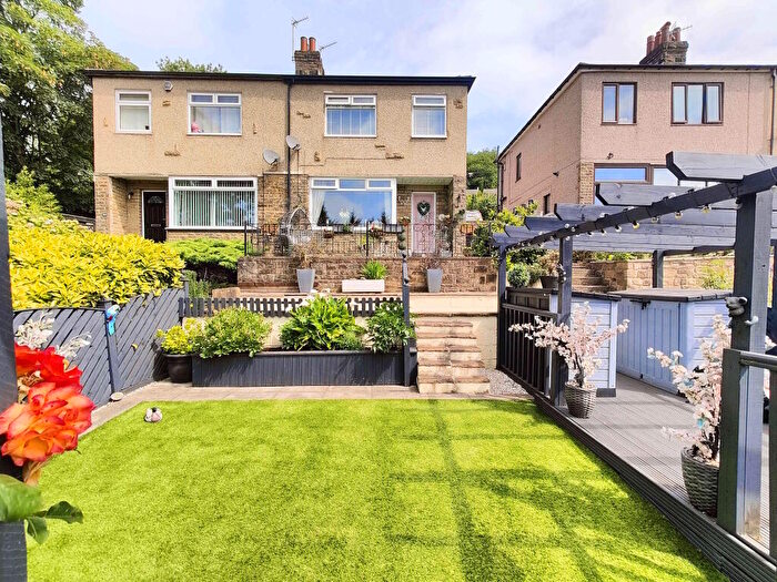 3 Bedroom Semi-Detached House For Sale In Fenny Royd, Hipperholme, HX3