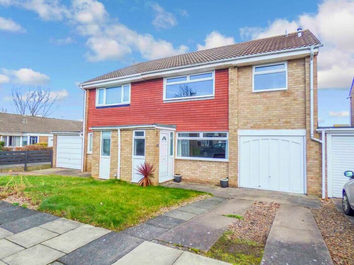 3 Bedroom Semi-Detached House To Rent In Ashford Close, South Beach, Blyth, Northumberland, NE24