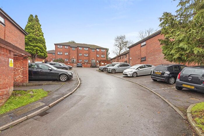 2 Bedroom Flat For Sale In Kaybridge Close, High Wycombe (Fully Refurbished), HP13