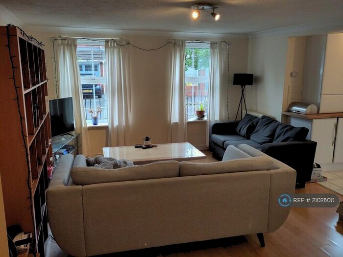2 Bedroom Flat To Rent In Whimberry Way, Withington, Manchester, M20