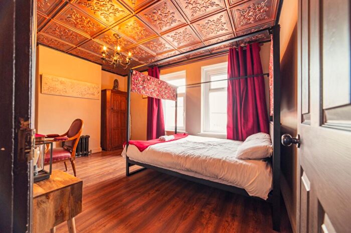 2 Bedroom Flat To Rent In Spencer Street, Cathays, CF24