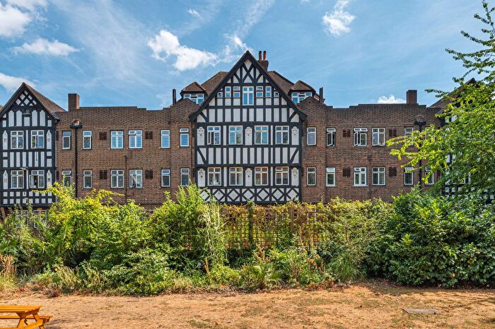 Studio For Sale In Tudor Close, Brixton, London, SW2