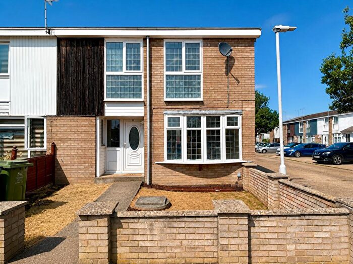 3 Bedroom End Of Terrace House To Rent In Elsenham Crescent, Basildon, Essex, SS14