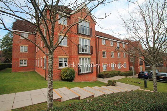 2 Bedroom Flat To Rent In Bedroom First Floor Flat In Caterham Valley, CR3