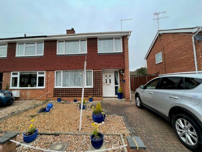 3 Bedroom Semi-Detached House For Sale In San Remo Road, Aspley Guise, Milton Keynes, MK17