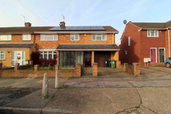 4 Bedroom Detached House To Rent In Haleswood Road, Hemel Hempstead, Hertfordshire HP2